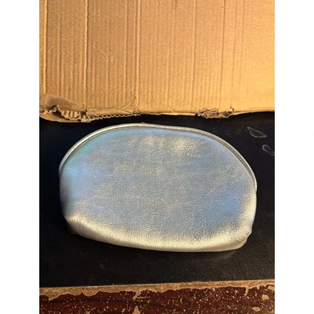 N/A silver cosmetic